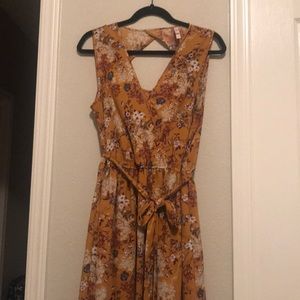 2 for $20 /// Flowy flower pattern dress